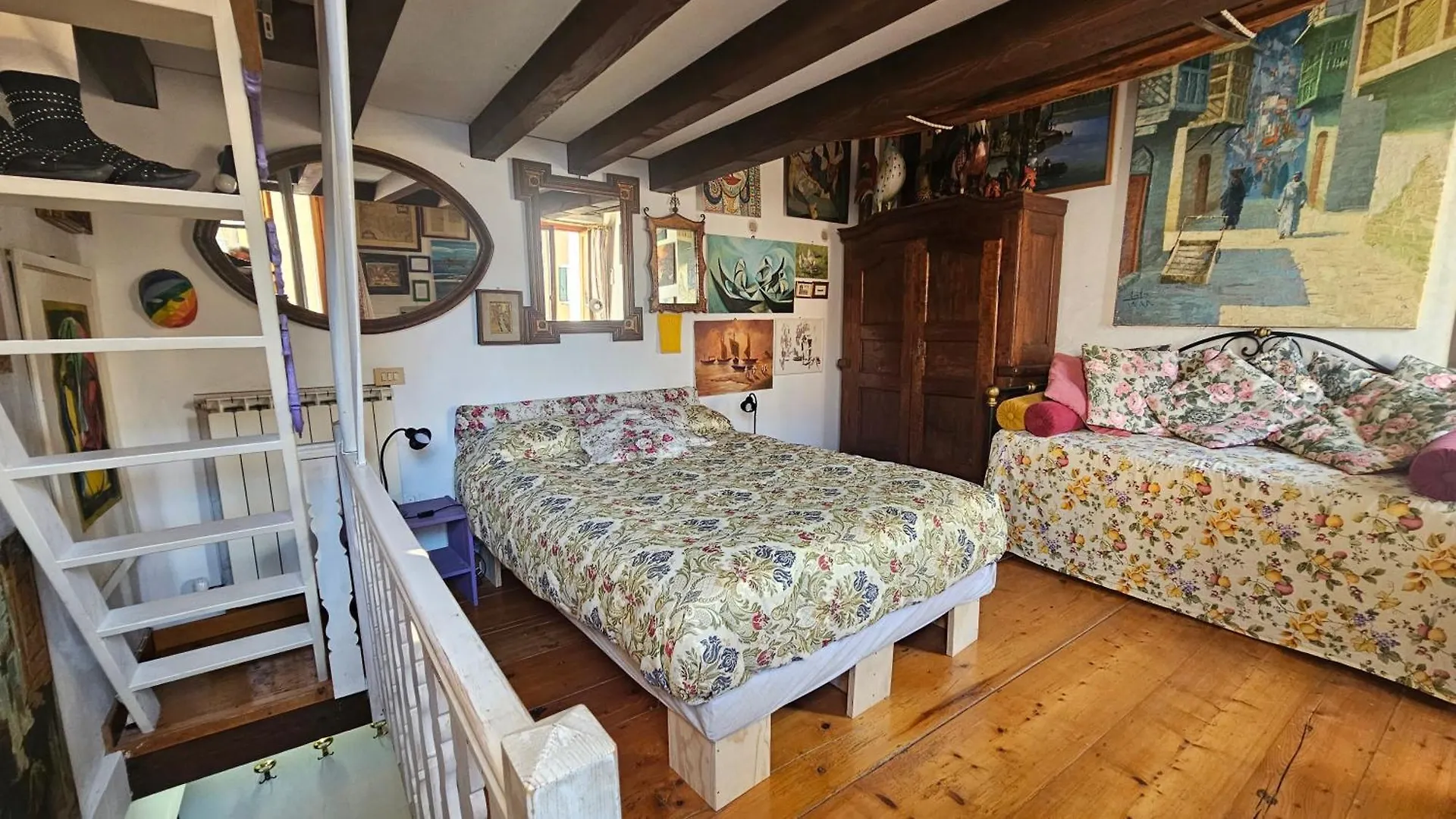 Casa Yellow Corner Burano Venice Holiday home